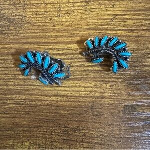 Vintage Southwestern Style Turquoise Leaf Clip On Earrings Silver Tone